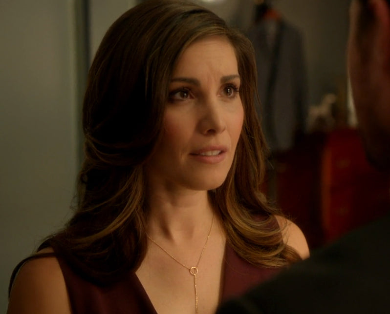Suspension Lariat seen on Arrow Carly Pope