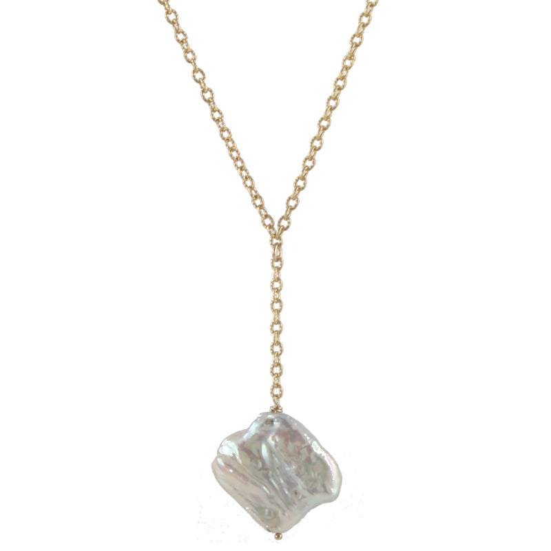 Daring Diamond Pearl Necklace